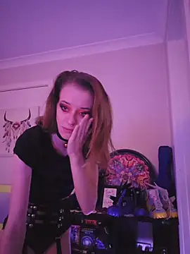 Snapshot of lonely_Cosplay_chick chatting on 11/28/25, 01:47 lonely Cosplay chick online show from 11/28/25, 01:47