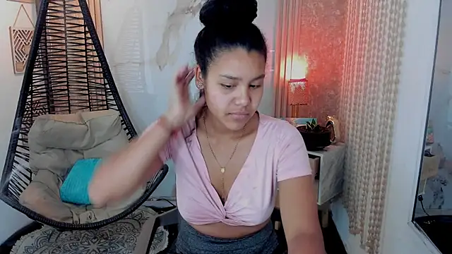 AriaVega online show from 05/03/26, 11:49