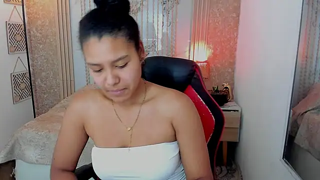 AriaVega online show from 05/06/26, 12:43