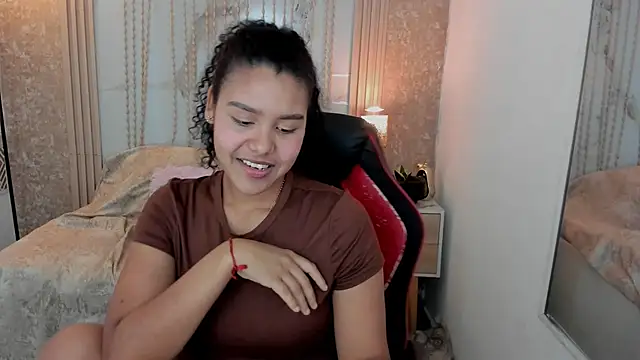 AriaVega online show from 05/18/26, 02:12