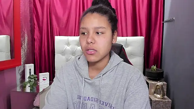 AriaVega online show from 05/27/26, 12:46