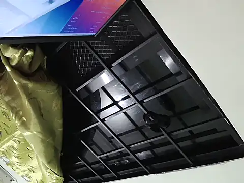 Snapshot of TeaseNPlease_13 chatting on 11/10/25, 01:43 TeaseNPlease 13 online show from 11/10/25, 01:43