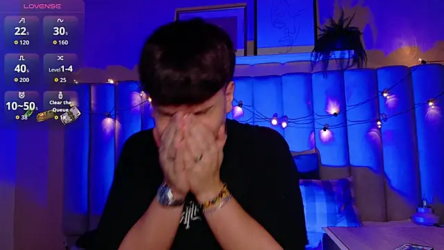 LiamThunder05  online show from 11/11/25, 03:06