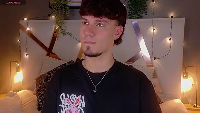 LiamThunder05  online show from 11/21/25, 08:07