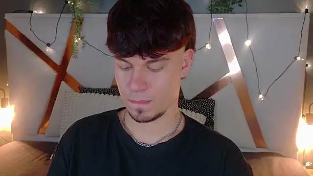 LiamThunder05  online show from 12/04/25, 07:44