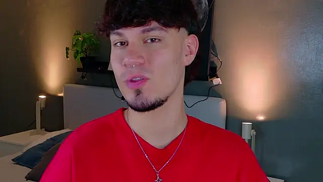 LiamThunder05  online show from 12/14/25, 01:27