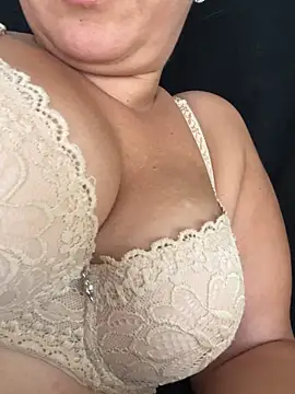 Snapshot of Daiana_Andra chatting on 11/09/25, 01:42 Daiana Andra online show from 11/09/25, 01:42