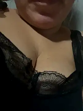 Snapshot of Daiana_Andra chatting on 11/30/25, 07:29 Daiana Andra online show from 11/30/25, 07:29