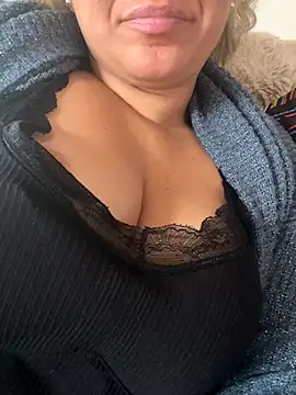 Snapshot of Daiana_Andra chatting on 12/05/25, 12:58 Daiana Andra online show from 12/05/25, 12:58