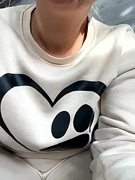 Snapshot of Daiana_Andra chatting on 12/15/25, 09:57 Daiana Andra online show from 12/15/25, 09:57