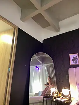 Lisa Belluci online show from 10/10/25, 08:30