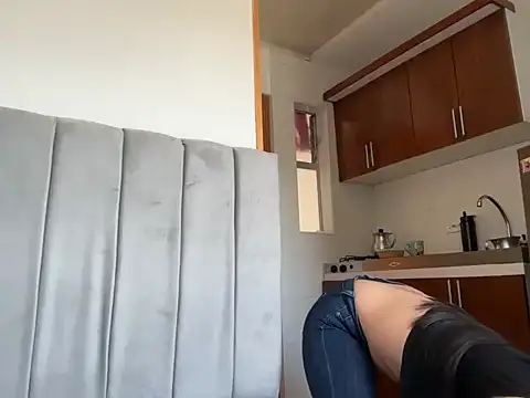 camilita1820 online show from 10/02/25, 06:04