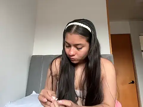 camilita1820 online show from 10/21/25, 08:31