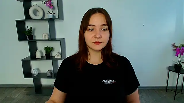 OliviaMontgommery online show from 11/18/25, 06:18