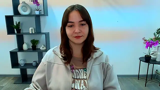 OliviaMontgommery online show from 12/03/25, 06:21