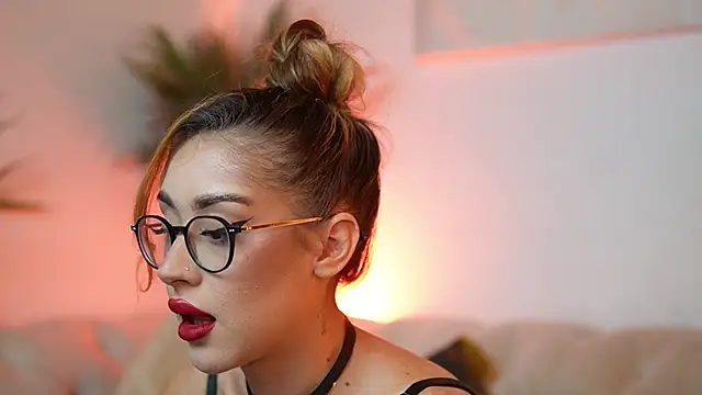 Snapshot of AileenKiss chatting on 11/10/25, 07:13 AileenKiss online show from 11/10/25, 07:13