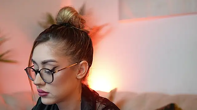 Snapshot of AileenKiss chatting on 11/19/25, 07:25 AileenKiss online show from 11/19/25, 07:25