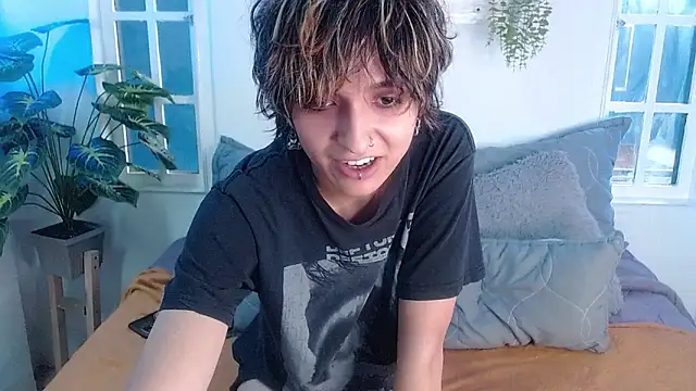 noellee   online show from 10/04/25, 01:31