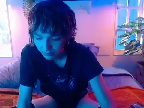 noellee   online show from 10/11/25, 01:42