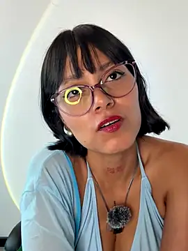 Snapshot of Qadeshoficial chatting on 10/22/25, 09:14 Qadeshoficial online show from 10/22/25, 09:14