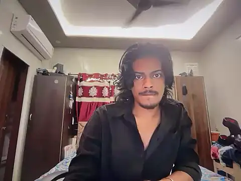 Ujjwallkumar0069 online show from 06/15/26, 04:42