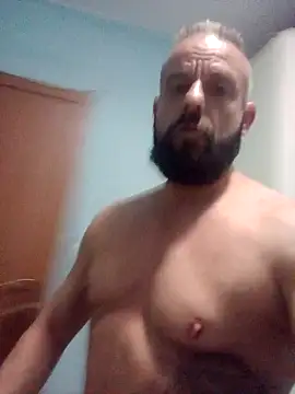 Snapshot of kikecastella chatting on 10/02/25, 11:34 kikecastella online show from 10/02/25, 11:34