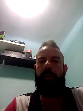 Snapshot of kikecastella chatting on 10/24/25, 09:33 kikecastella online show from 10/24/25, 09:33