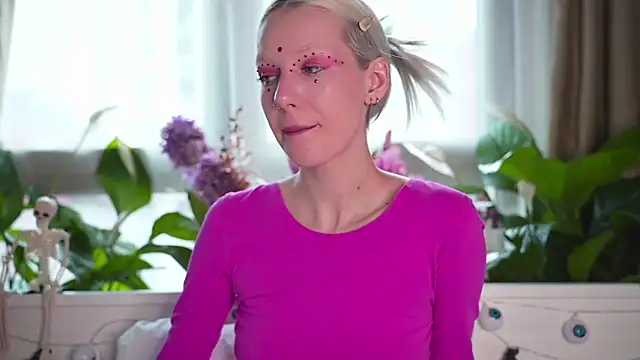 RanyThomson online show from 10/28/25, 12:19