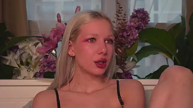 RanyThomson online show from 11/29/25, 01:47