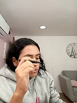 Snapshot of VictoriaVixxen chatting on 10/16/25, 02:12 VictoriaVixxen online show from 10/16/25, 02:12