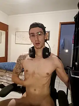 Snapshot of SweetGoodBoy22 chatting on 11/08/25, 07:56 SweetGoodBoy22 online show from 11/08/25, 07:56