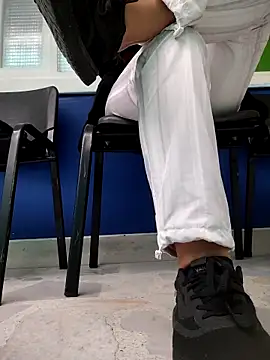 shannon kinne  online show from 11/14/25, 02:05