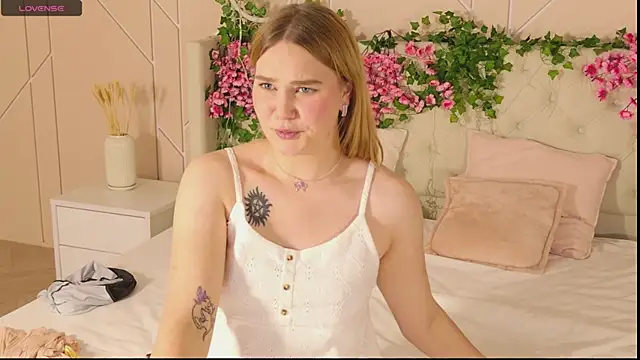 AmmyRay online show from 10/22/25, 05:24