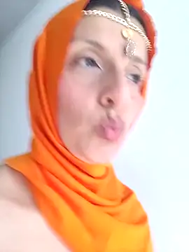 Aafsha  online show from 11/10/25, 04:17