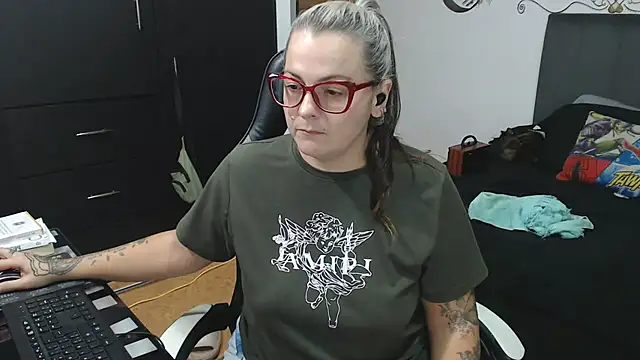 Snapshot of perlagoloza05 chatting on 10/30/25, 03:19 perlagoloza05 online show from 10/30/25, 03:19