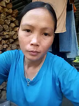 hanghuong online show from 10/13/25, 02:44