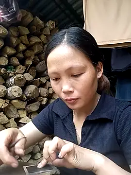 hanghuong online show from 10/16/25, 01:28