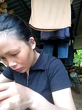 hanghuong online show from 10/17/25, 12:14