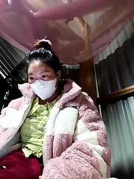 hanghuong online show from 11/01/25, 11:40