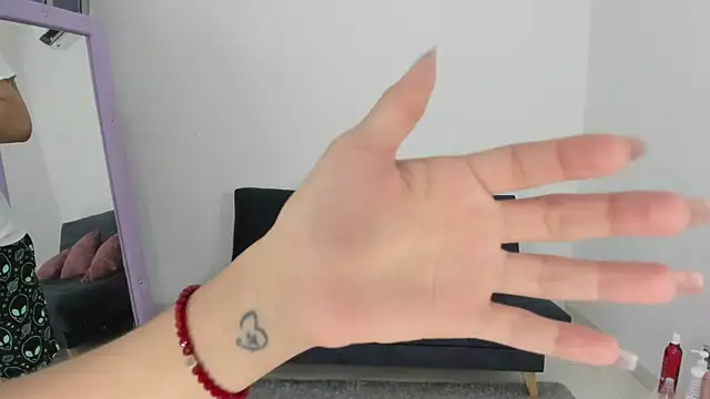 Snapshot of amazinghotgirl chatting on 11/27/25, 07:27 amazinghotgirl online show from 11/27/25, 07:27