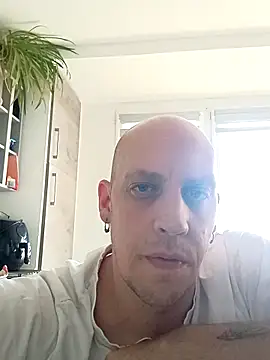 Snapshot of Kobradera1984 chatting on 10/03/25, 07:16 Kobradera1984 online show from 10/03/25, 07:16