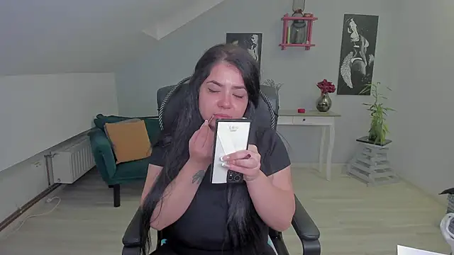 DennysseCharm online show from 10/13/25, 03:28