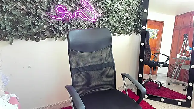 Samanta Ortiz online show from 12/01/25, 07:19