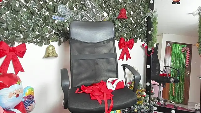 Samanta Ortiz online show from 12/17/25, 07:20