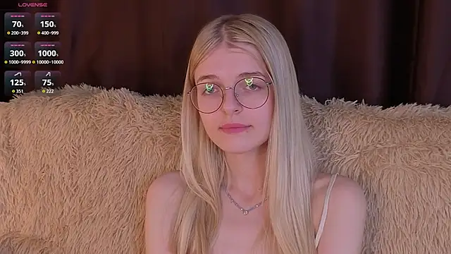 MonicaShiny online show from 10/17/25, 06:10