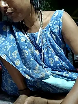 Snapshot of Hotty-romi3 chatting on 10/13/25, 03:45 Hotty-romi3 online show from 10/13/25, 03:45
