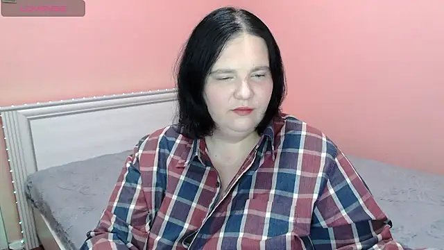 Snapshot of _alexandra_ray_ chatting on 10/07/25, 02:03  alexandra ray  online show from 10/07/25, 02:03