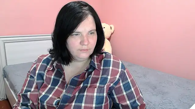 Snapshot of _alexandra_ray_ chatting on 10/14/25, 10:49  alexandra ray  online show from 10/14/25, 10:49