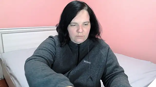 Snapshot of _alexandra_ray_ chatting on 10/15/25, 07:30  alexandra ray  online show from 10/15/25, 07:30