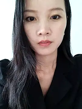 Snapshot of Mile-m chatting on 10/04/25, 05:38 Mile-m online show from 10/04/25, 05:38